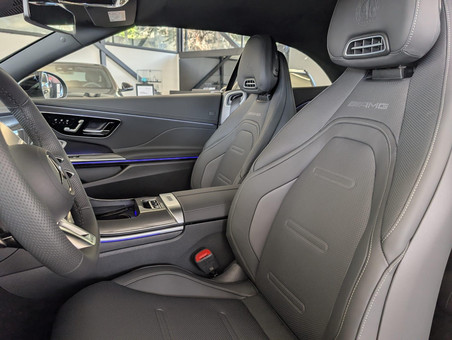 MERCEDES-BENZ CLE 53 AMG 4matic+ Cabriolet-image-16