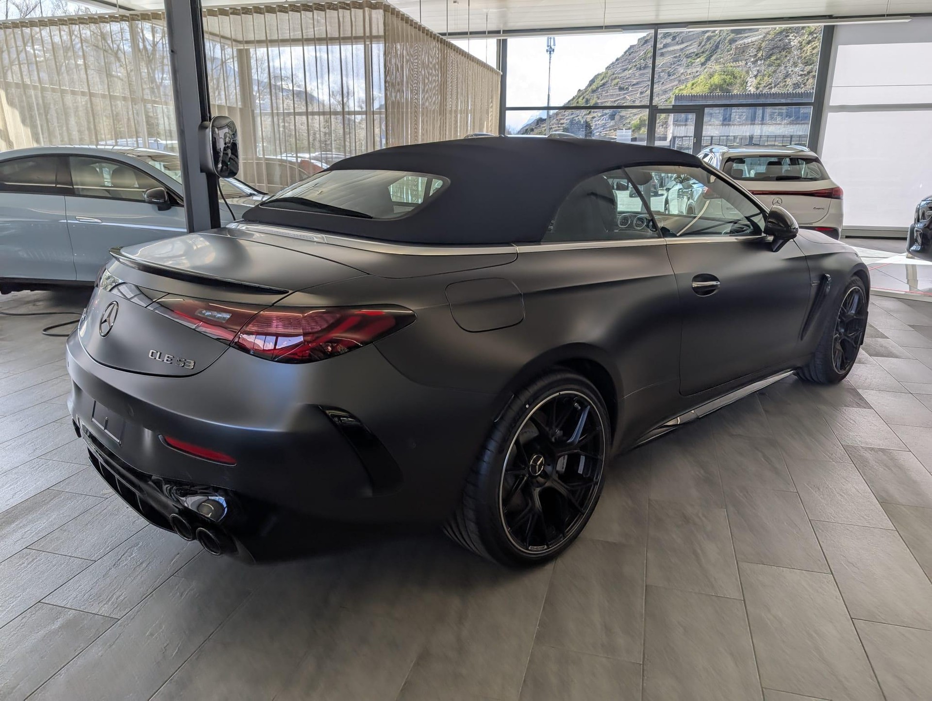MERCEDES-BENZ CLE 53 AMG 4matic+ Cabriolet-image-4