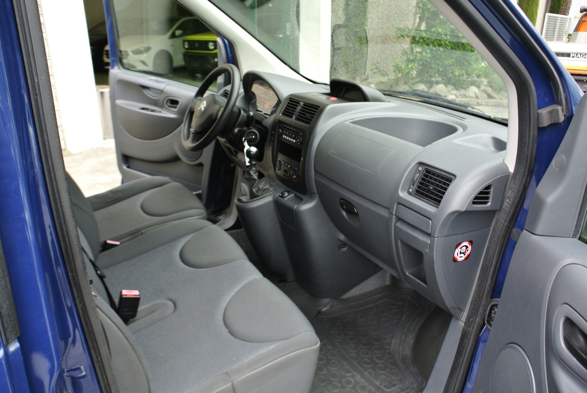 CITROEN Jumpy 2.0 HDi L2H1 Attraction-image-17