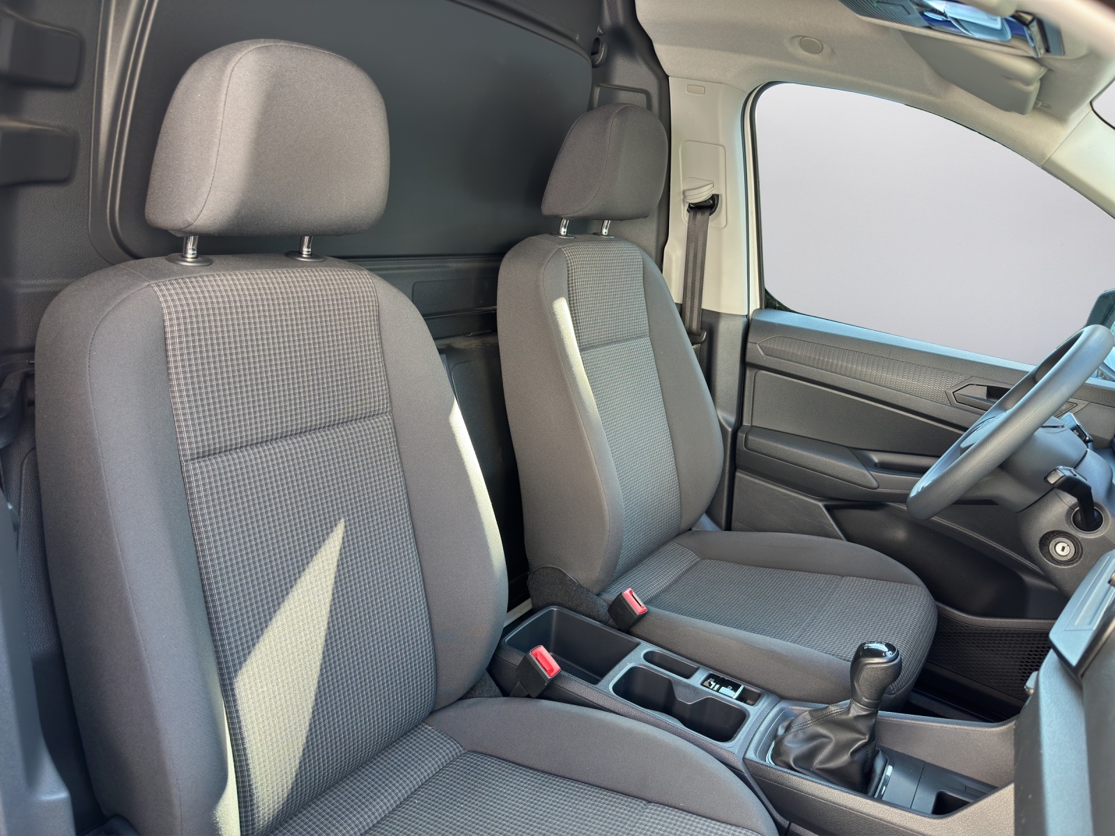 VW Caddy Cargo 1.5 TSI Entry-image-13