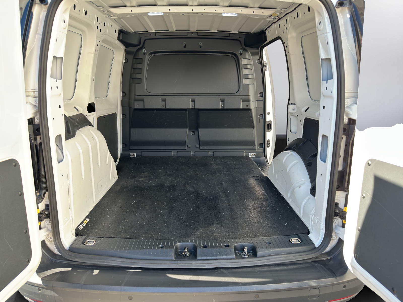 VW Caddy Cargo 1.5 TSI Entry-image-11