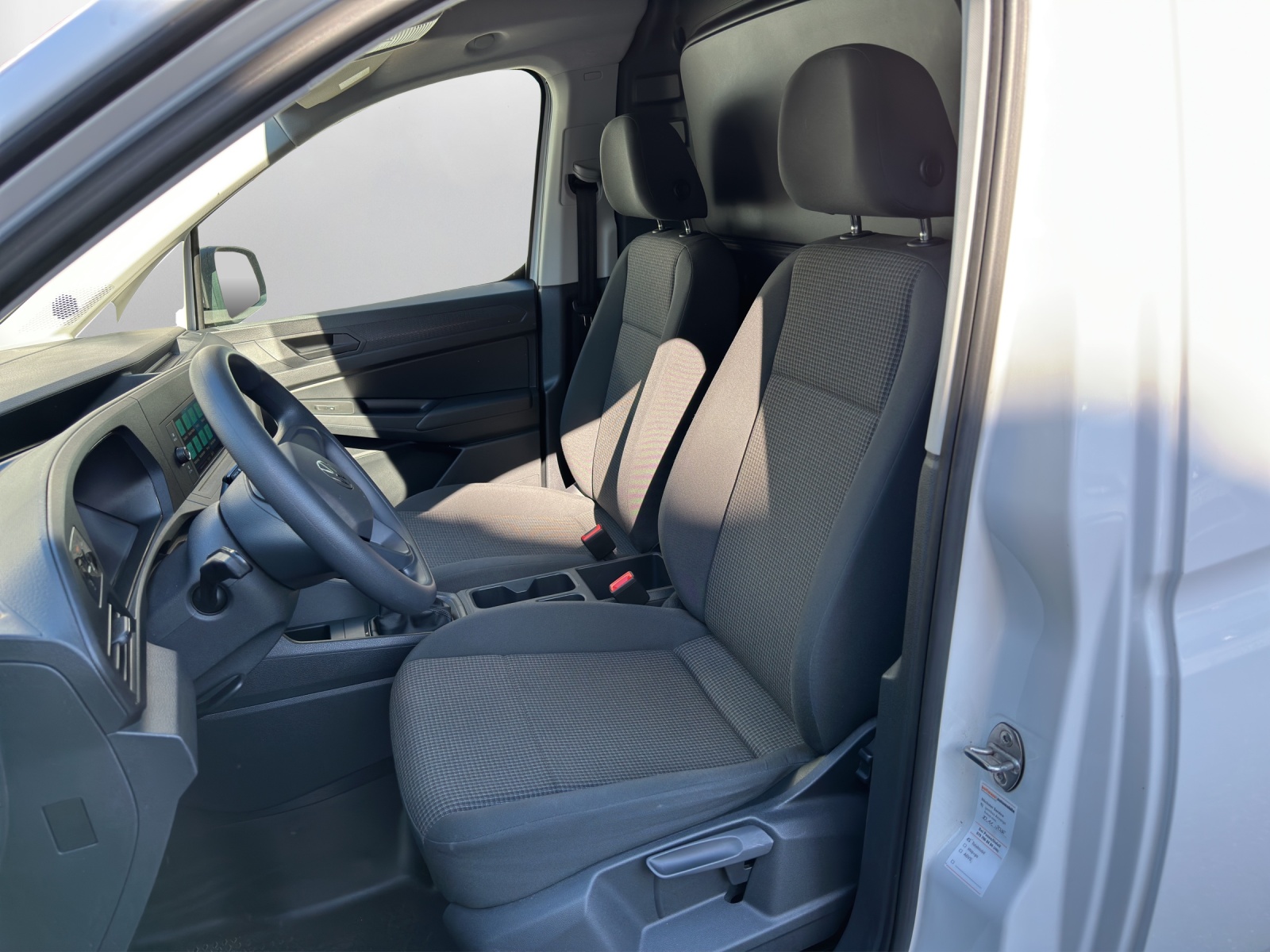 VW Caddy Cargo 1.5 TSI Entry-image-9