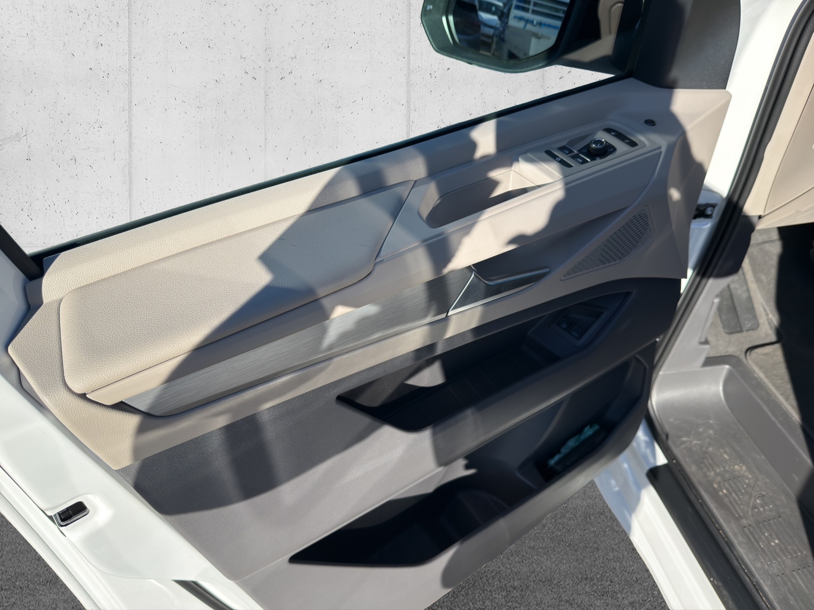 VW Multivan 1.5 eHybrid Life Edition 4Motion DSG-image-11