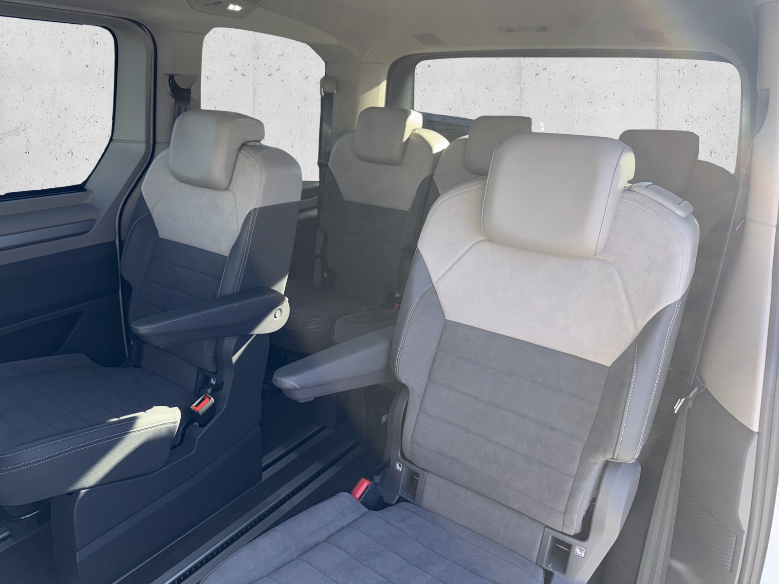 VW Multivan 1.5 eHybrid Life Edition 4Motion DSG-image-12
