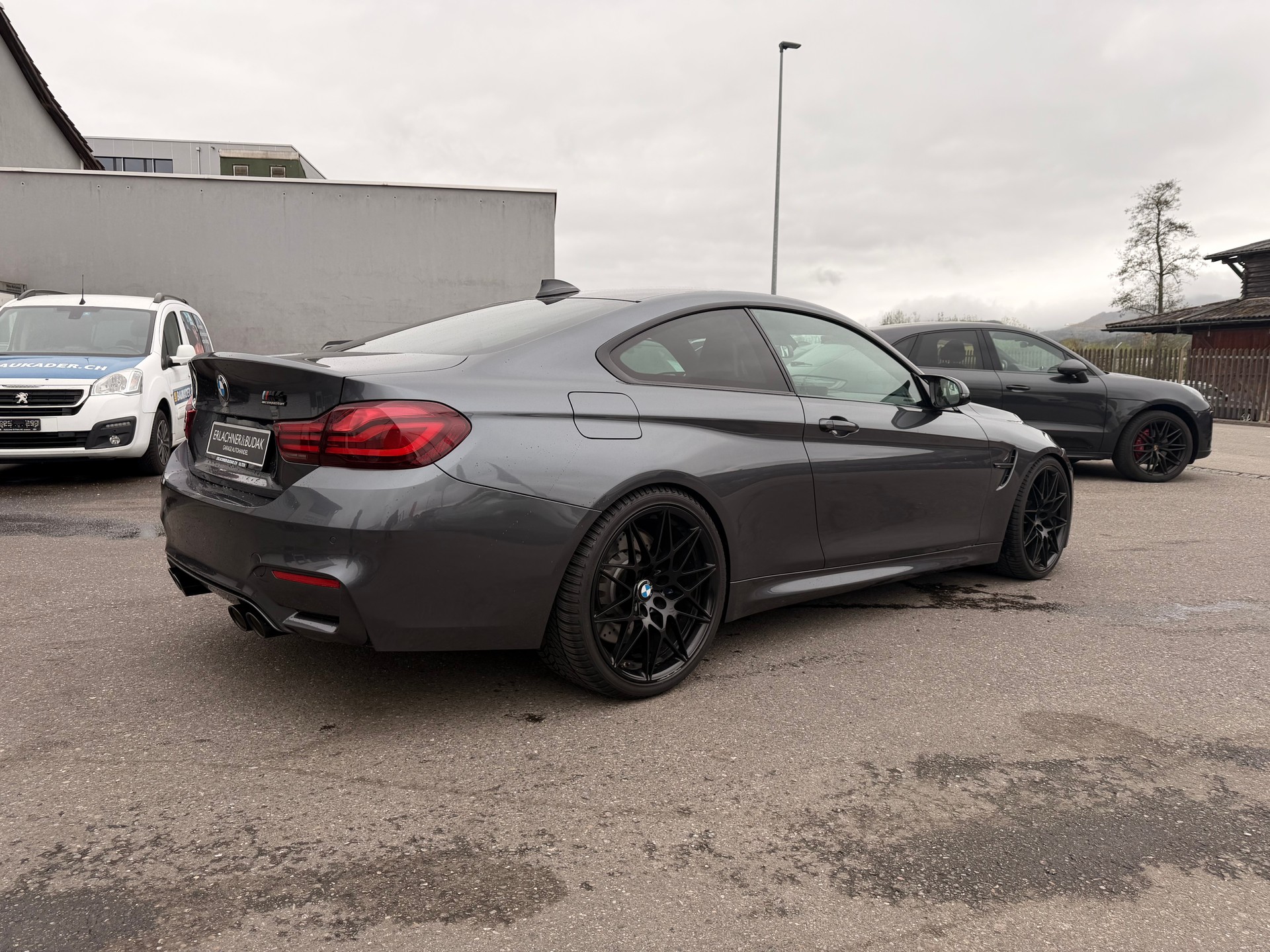BMW M4 Coupé Competition-image-2