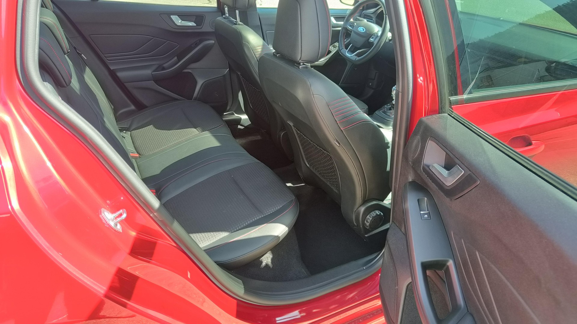 FORD Focus 1.0 mHEV ST Line X-image-9