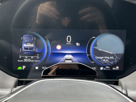 TOYOTA Urban Cr.61kWh Prem. AWD-image-13