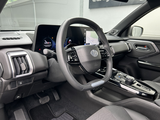 TOYOTA Urban Cr.61kWh Prem. AWD-image-7