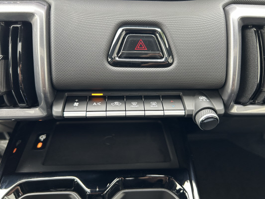 TOYOTA Urban Cr.61kWh Prem. AWD-image-9
