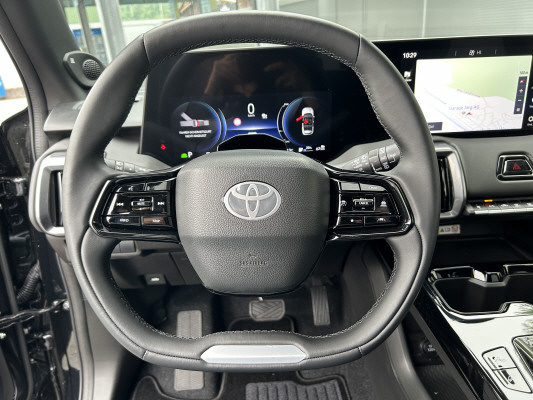 TOYOTA Urban Cr.61kWh Prem. AWD-image-8
