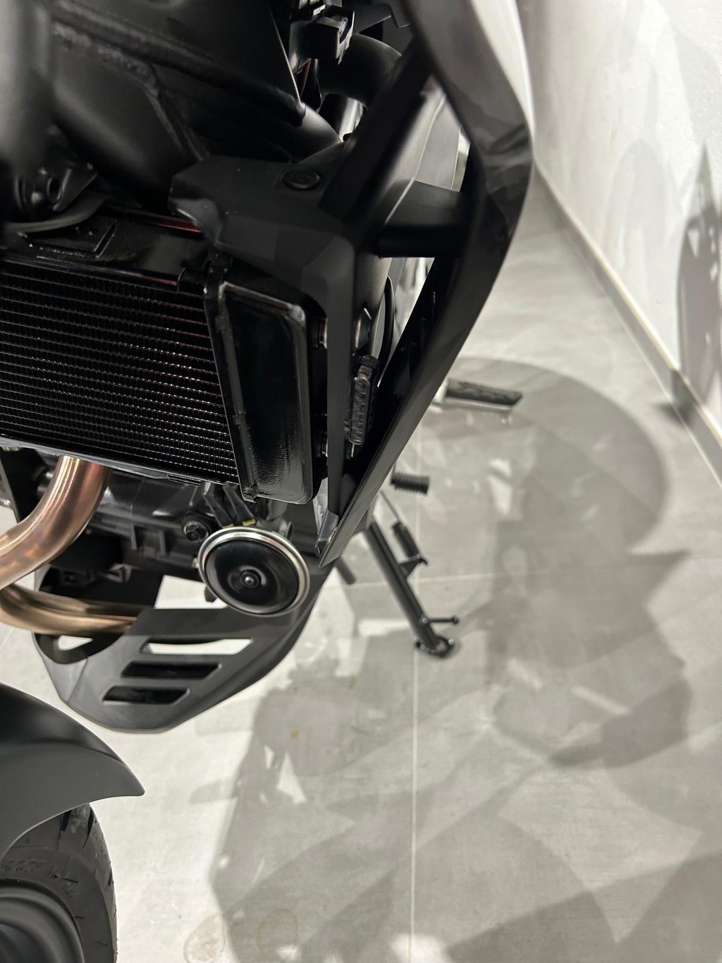 HONDA CB 300 R (Umbau)-showroom-element-2