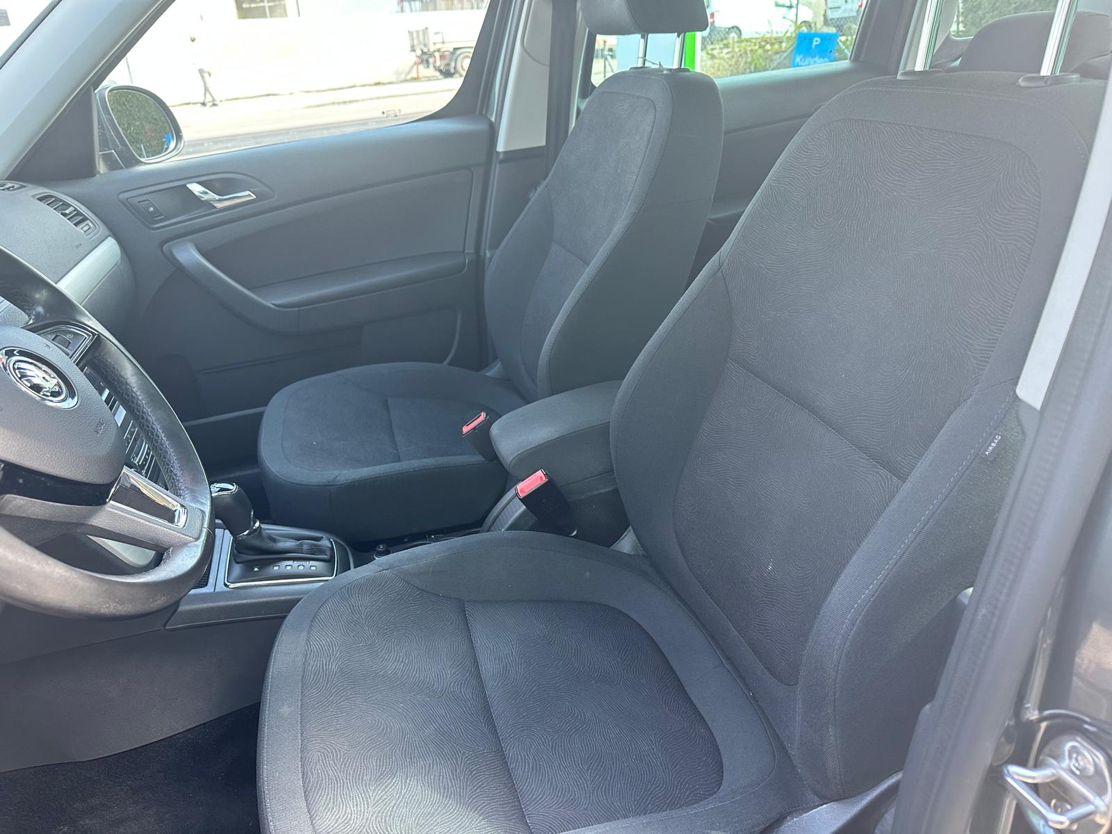 SKODA Yeti 1.2 TSI Ambition 4x2 DSG-image-11