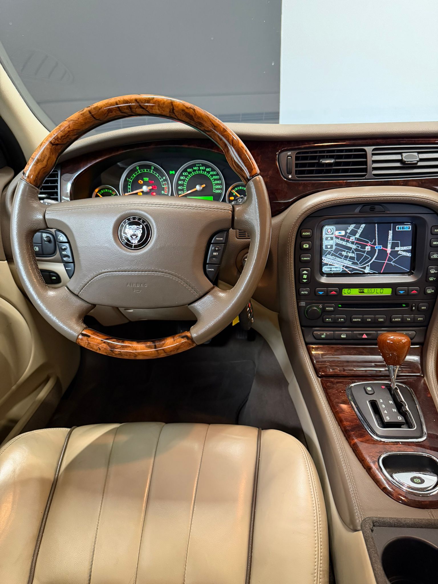 JAGUAR S-Type 2.7d V6 Anniversary Automatic ***CH-Fahrzeug***-image-7