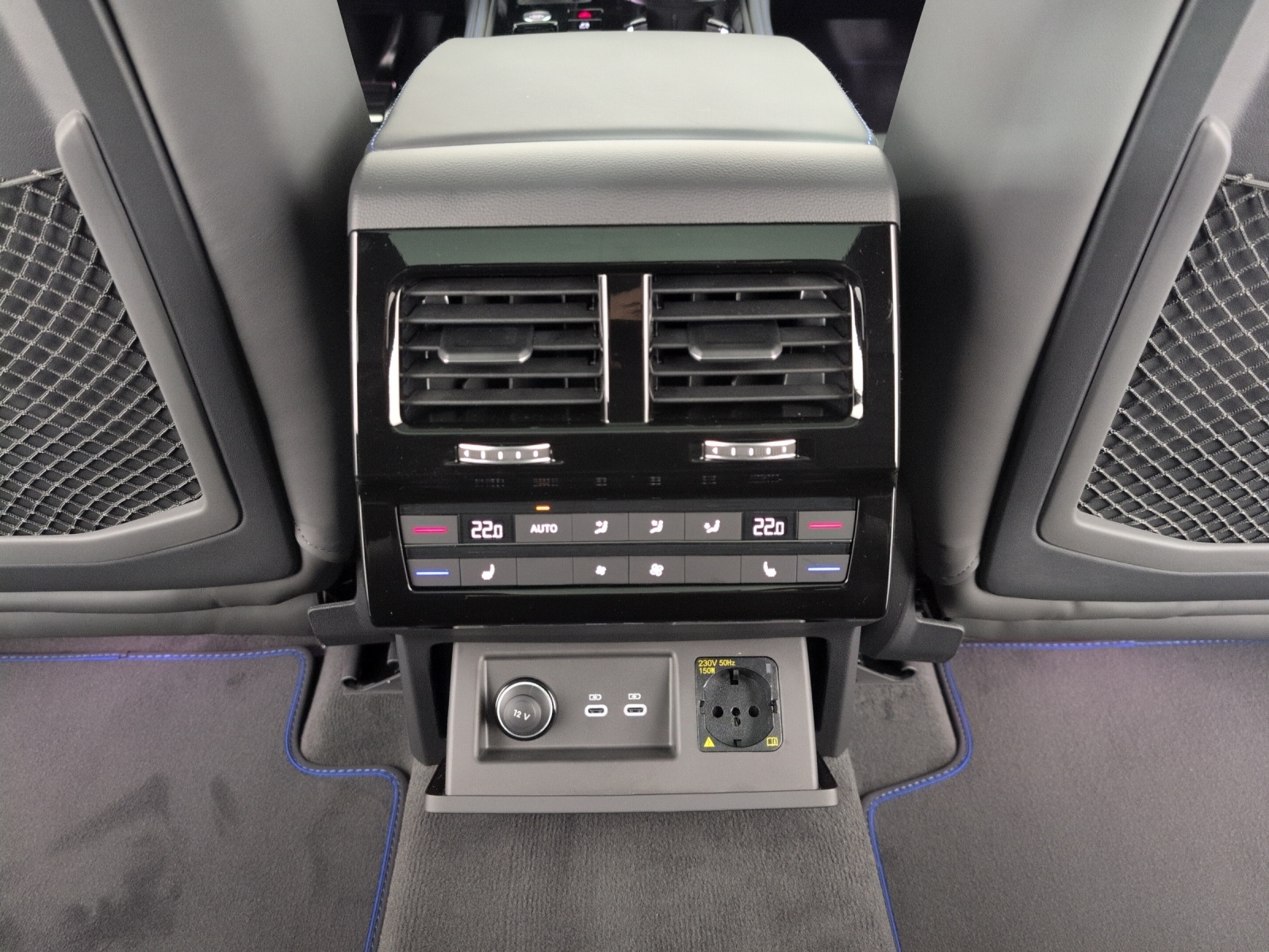 VW Touareg 3.0 TSI eHybrid R Tiptronic-image-14