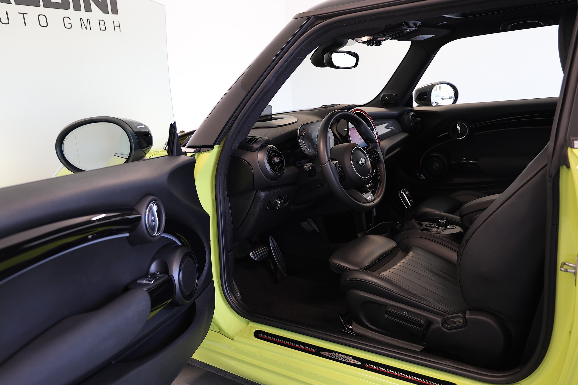 MINI Cooper John Cooper Works Steptronic-image-4