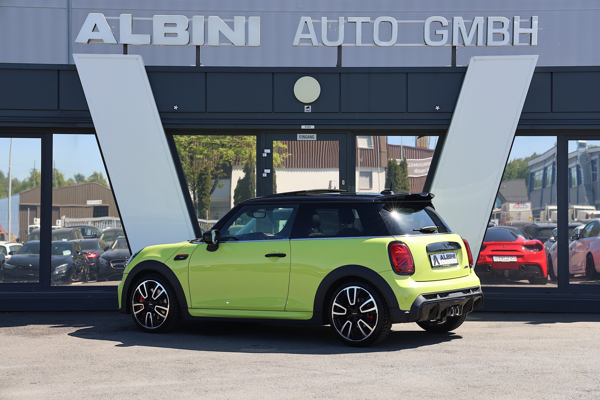 MINI Cooper John Cooper Works Steptronic-image-3