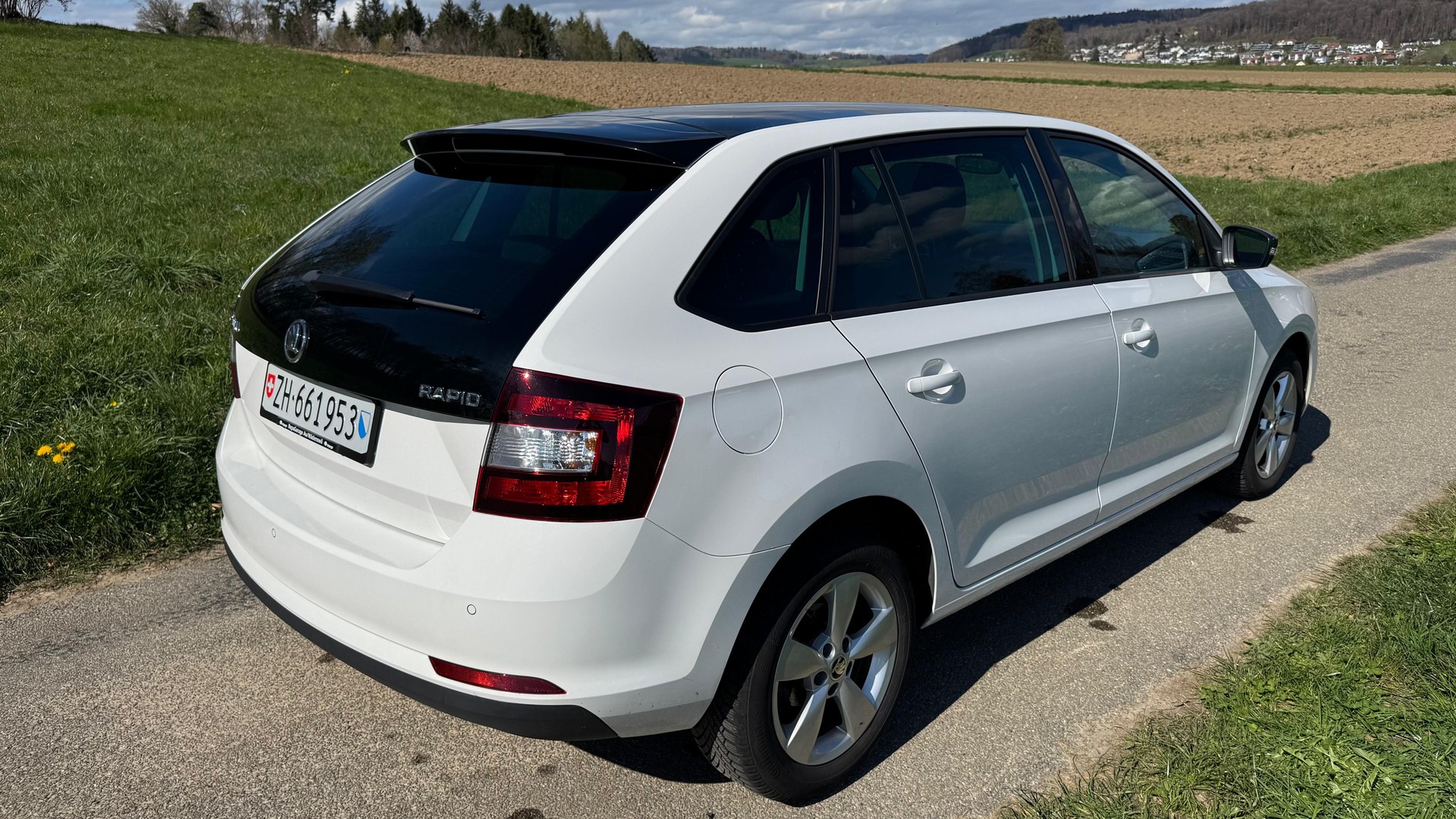 SKODA Rapid Spaceback 1.2 TSI Ambition-image-2