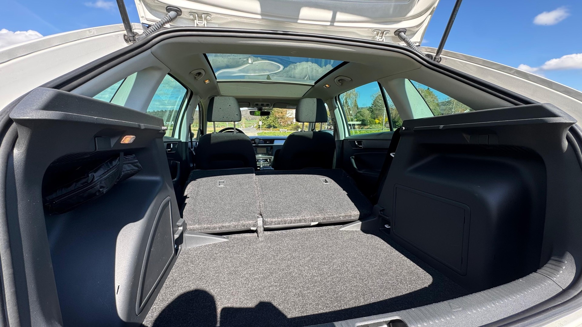 SKODA Rapid Spaceback 1.2 TSI Ambition-image-4