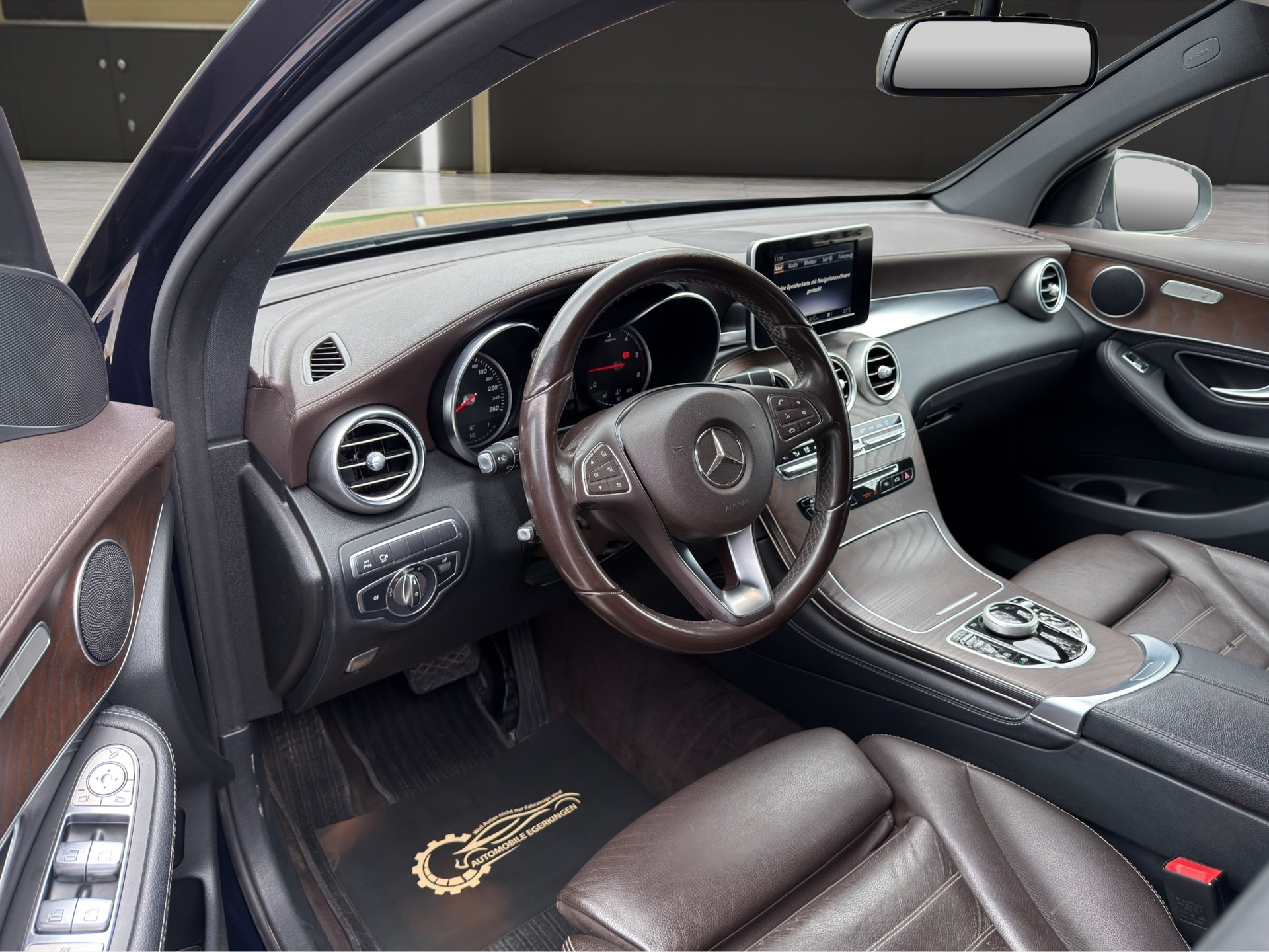 MERCEDES-BENZ GLC 250 d AMG Line 4m Coupé-image-8