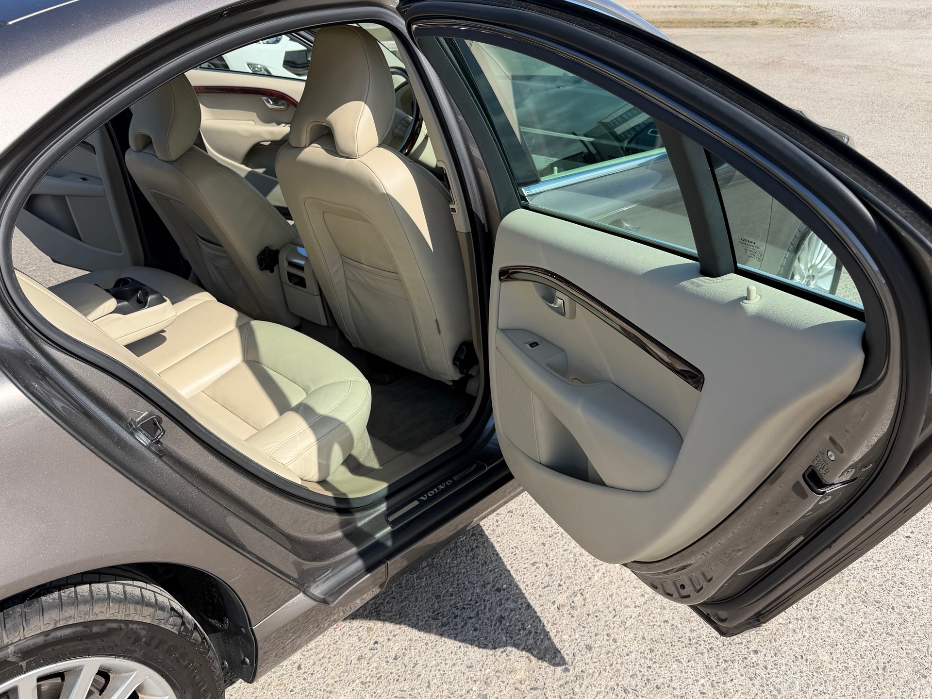 VOLVO S80 3.2 AWD Executive Geartronic-image-13