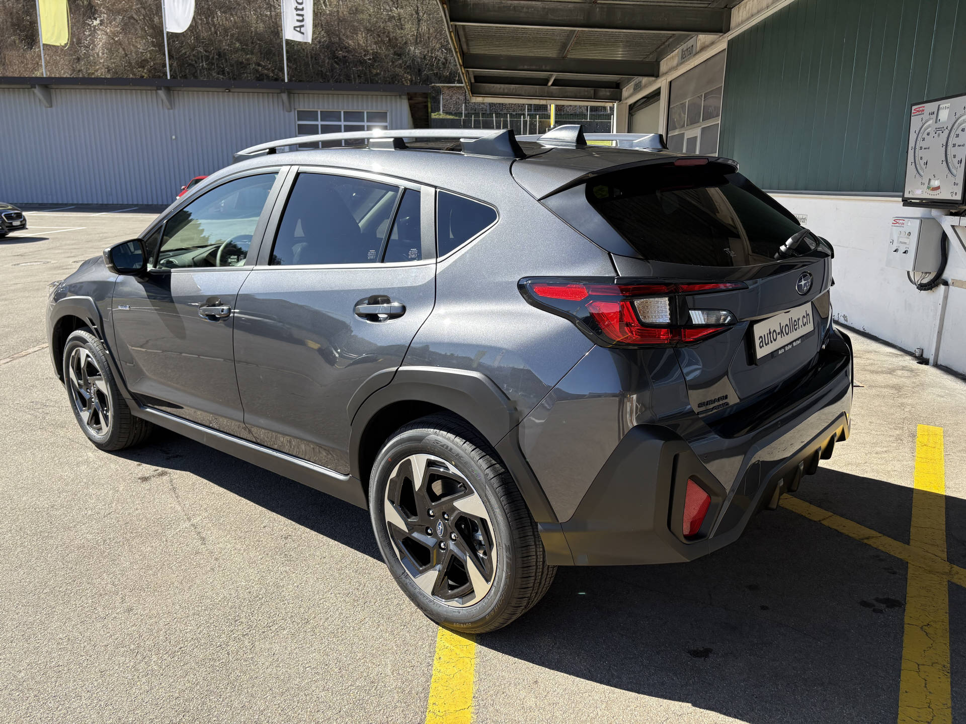 SUBARU Crosstrek 2.0i e-Boxer Swiss Plus-image-1