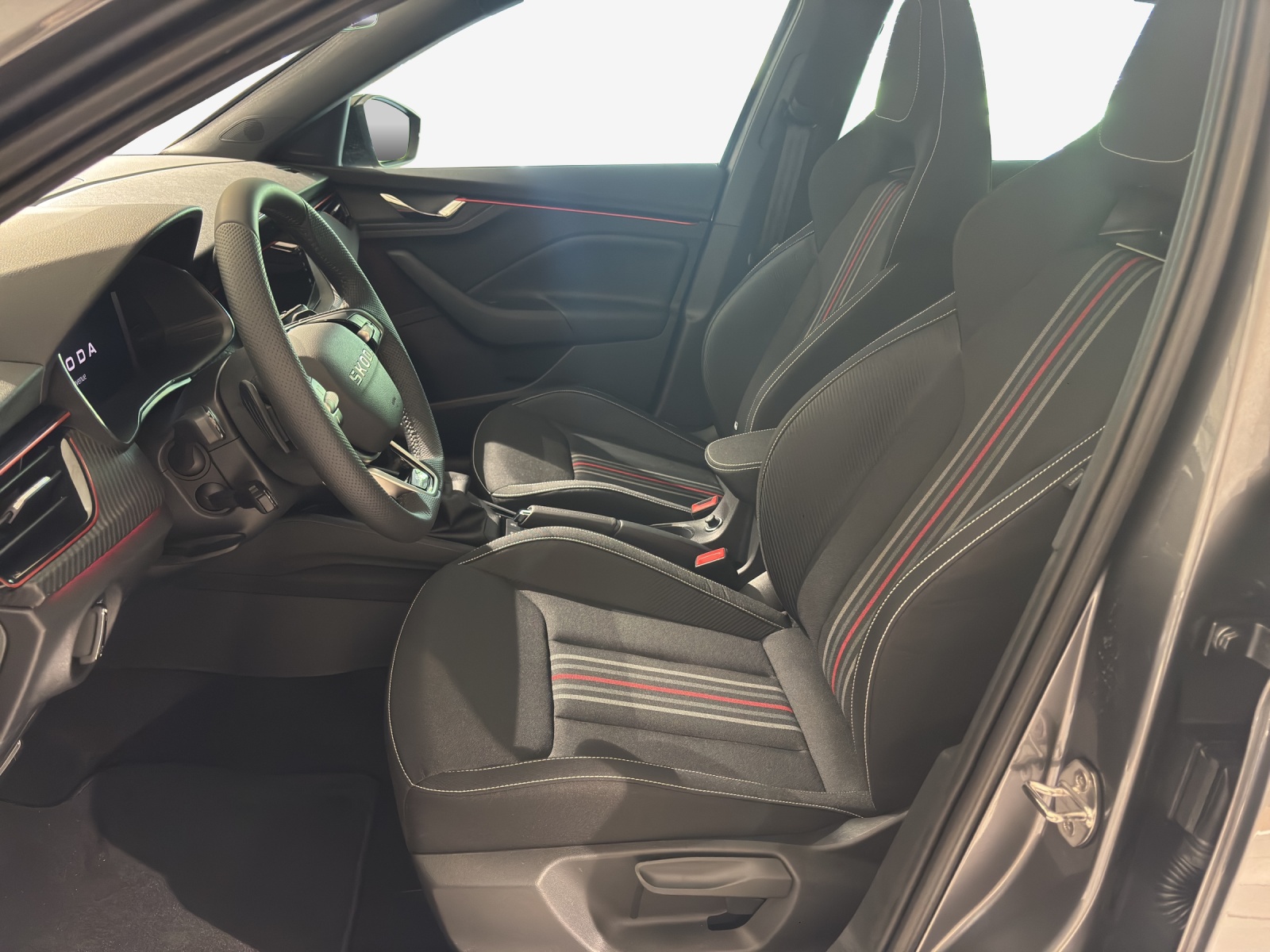 SKODA Kamiq 1.5 TSI Monte Carlo DSG-image-5