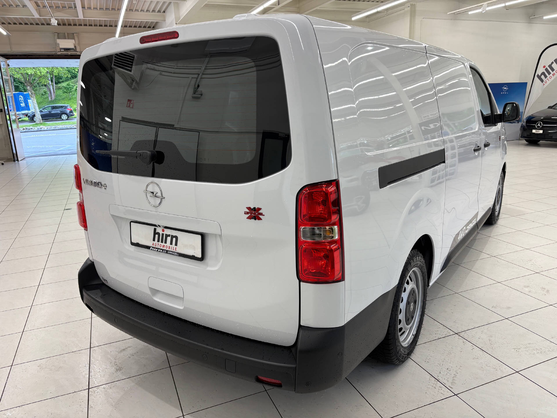 OPEL Vivaro-e Cargo XL 75kWh 4x4-image-4