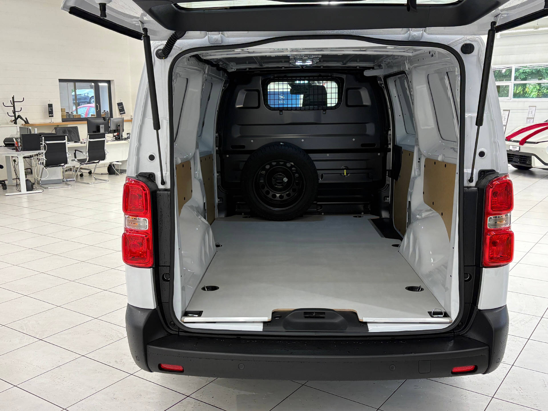 OPEL Vivaro-e Cargo XL 75kWh 4x4-image-8