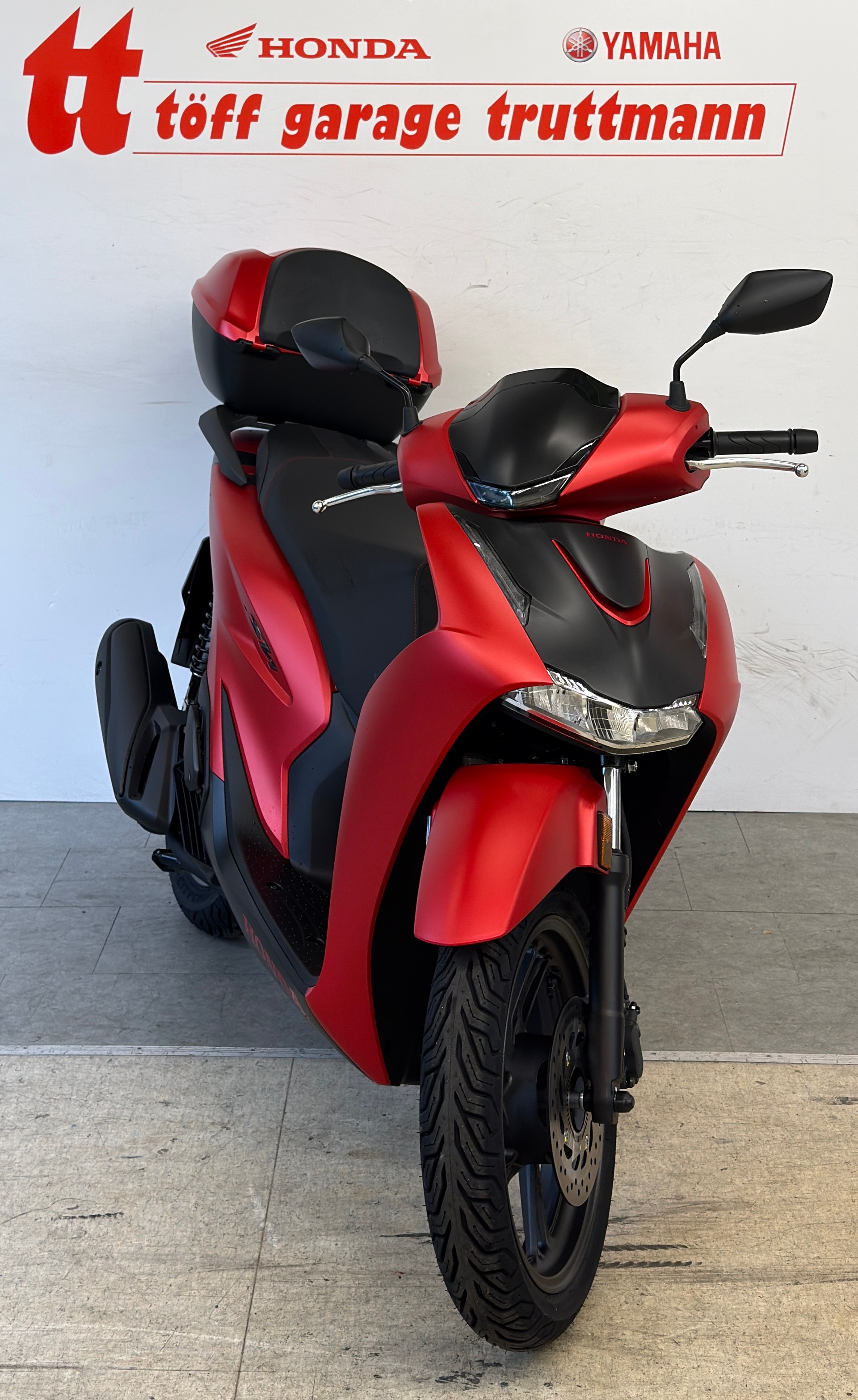 HONDA SH 125 Sporty-showroom-element-2