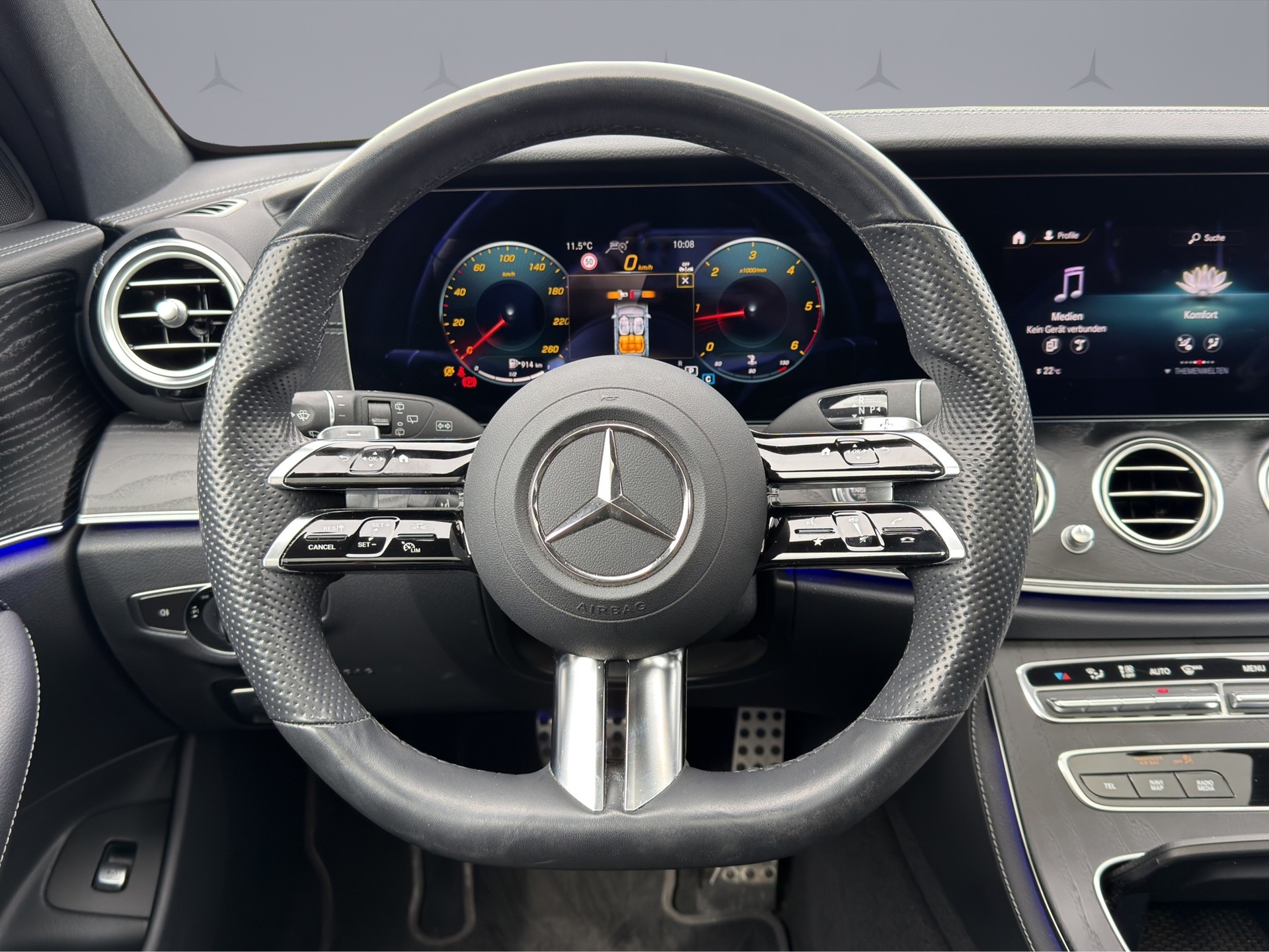 MERCEDES-BENZ E 220 d AMG Line 4matic Kombi-image-10