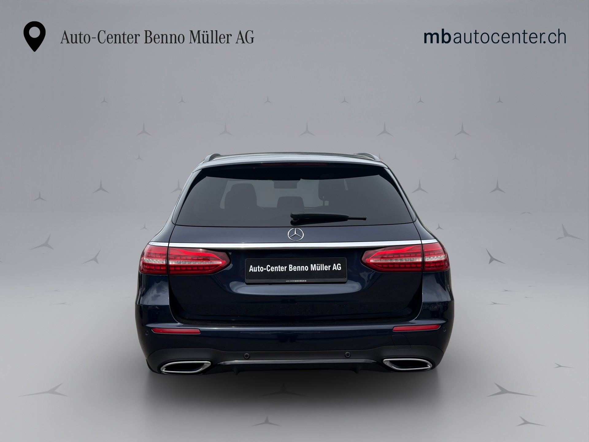 MERCEDES-BENZ E 220 d AMG Line 4matic Kombi-image-3