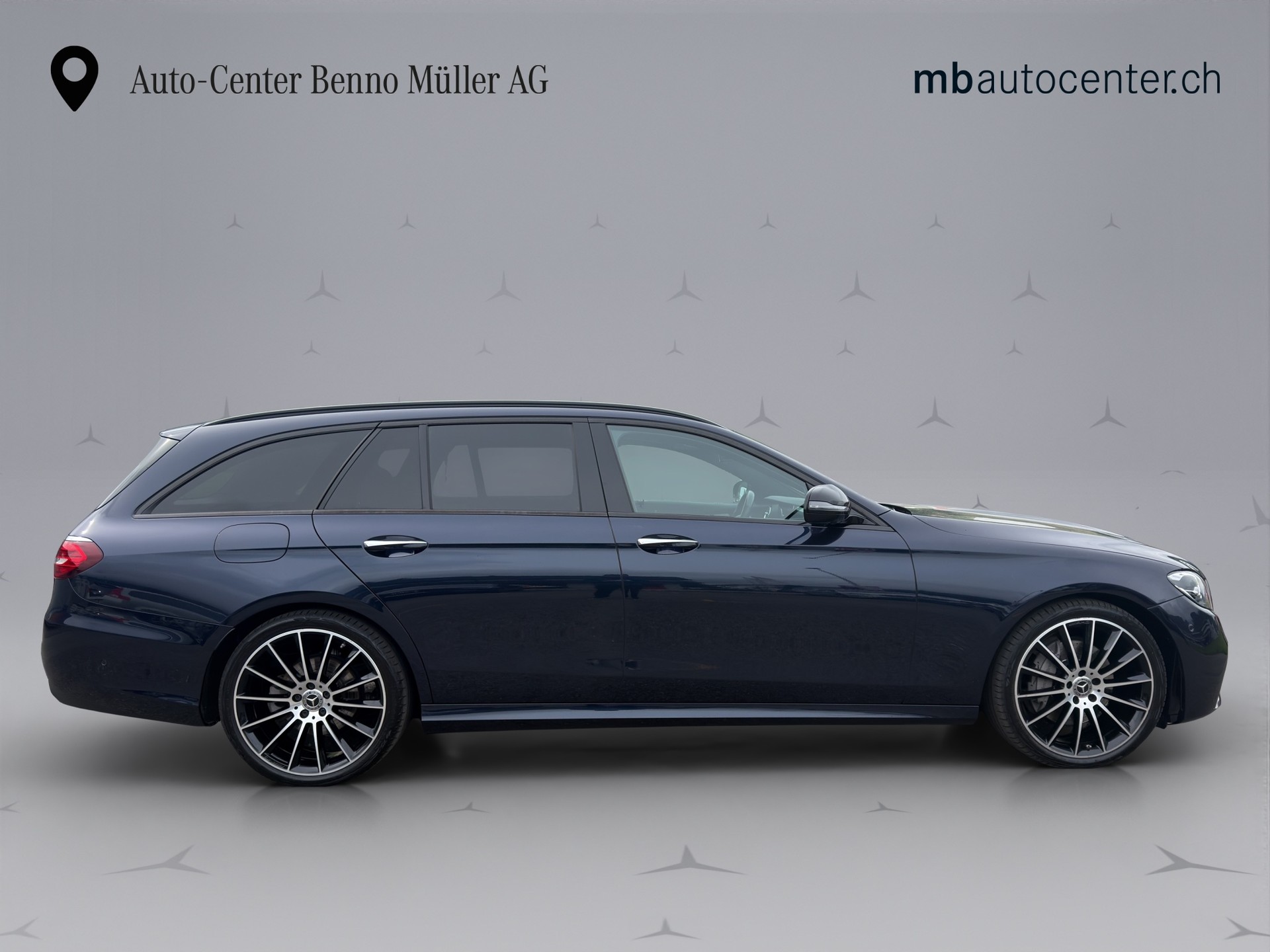 MERCEDES-BENZ E 220 d AMG Line 4matic Kombi-image-5