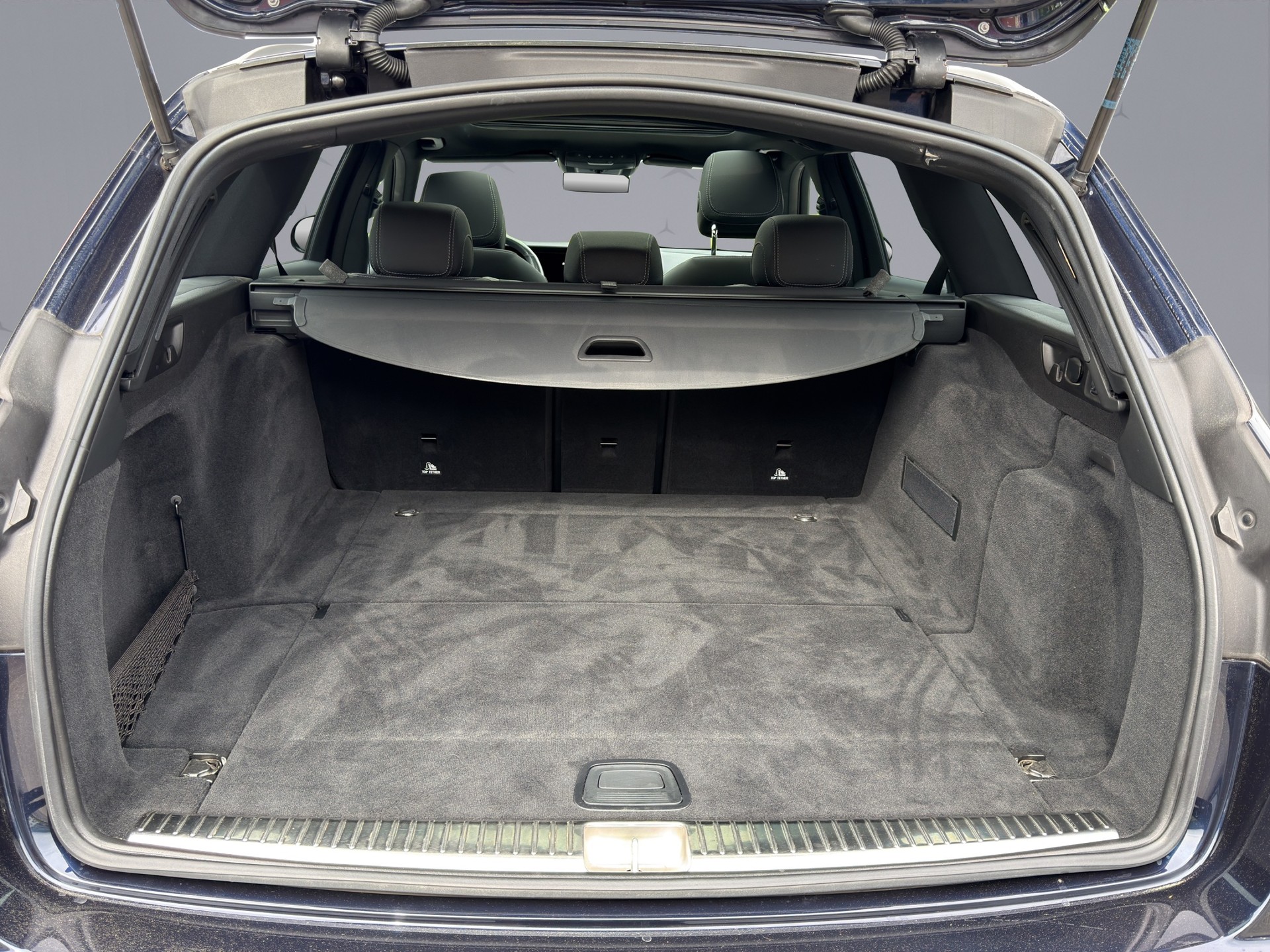 MERCEDES-BENZ E 220 d AMG Line 4matic Kombi-image-20
