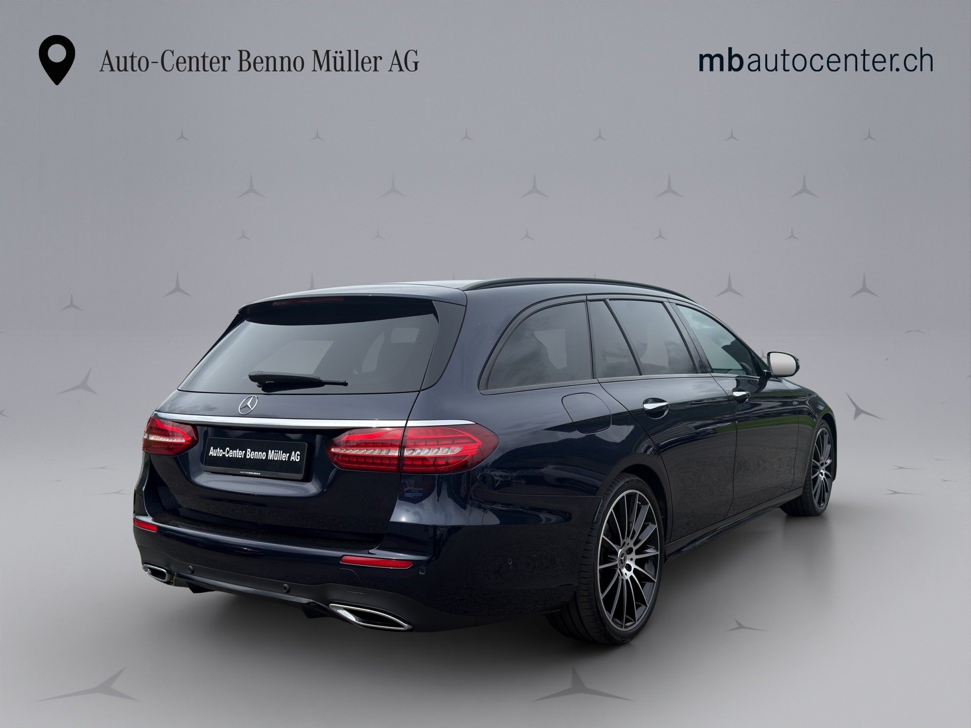 MERCEDES-BENZ E 220 d AMG Line 4matic Kombi-image-4