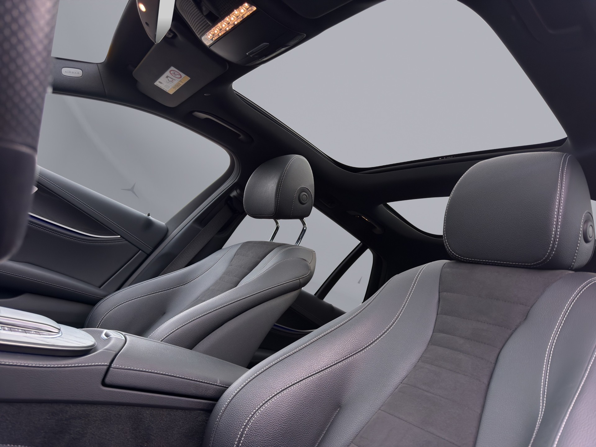 MERCEDES-BENZ E 220 d AMG Line 4matic Kombi-image-17