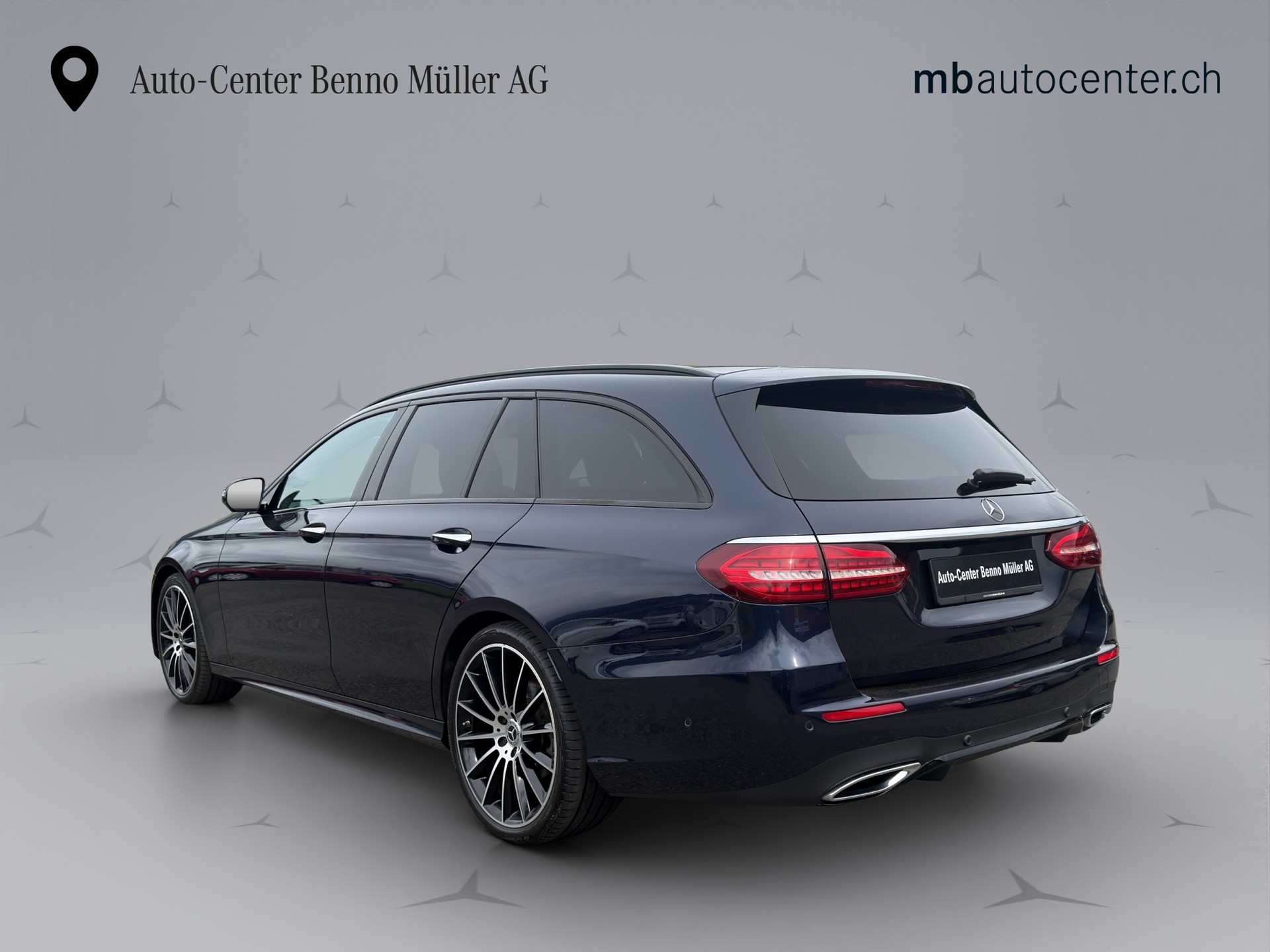 MERCEDES-BENZ E 220 d AMG Line 4matic Kombi-image-2