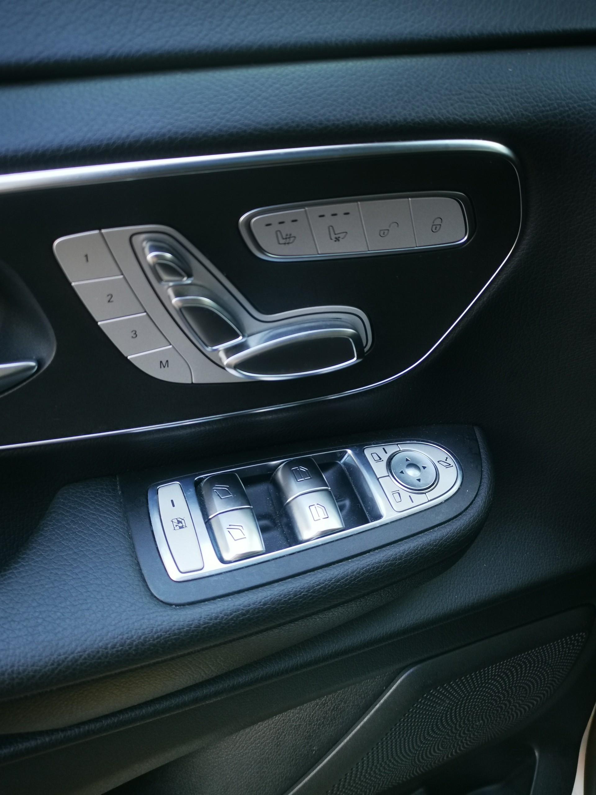 MERCEDES-BENZ 4MATIC AMG line-image-4