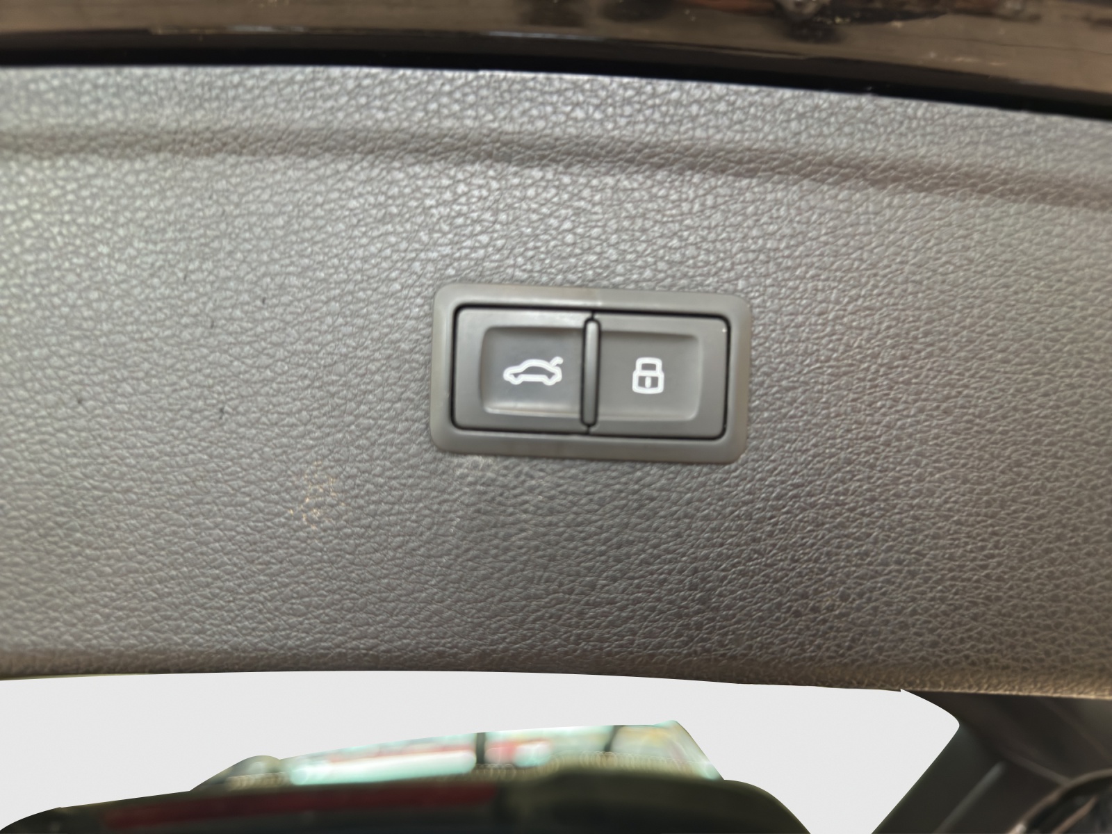 AUDI Q5 50 TFSI e PHEV S line quattro S-tronic-image-13