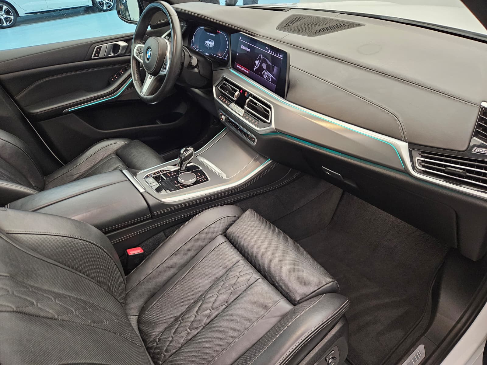 BMW X5 xDrive M50d Steptronic-image-11