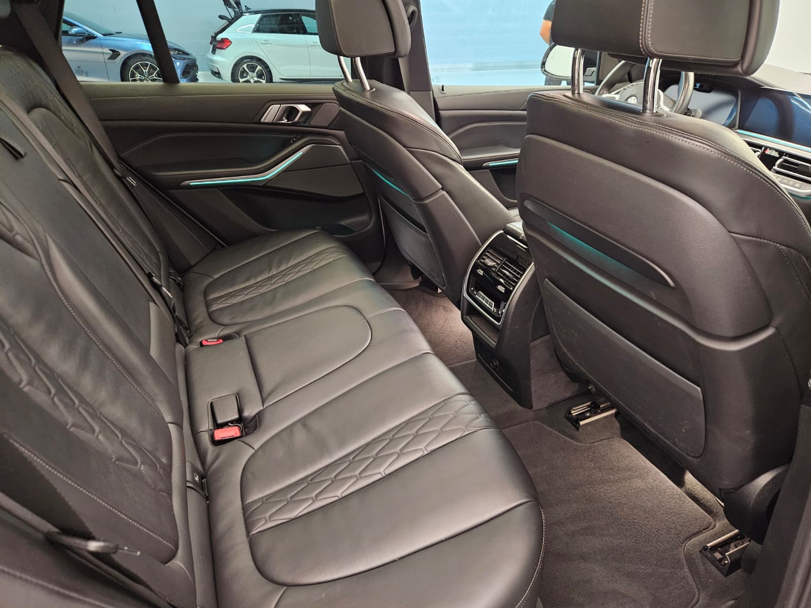 BMW X5 xDrive M50d Steptronic-image-13