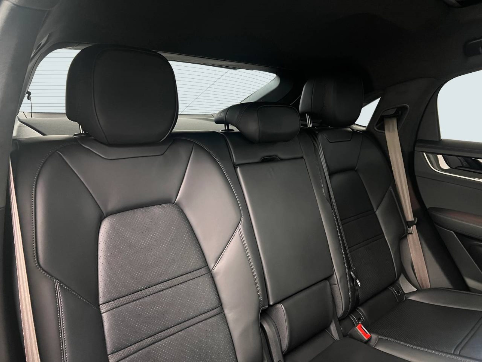 PORSCHE Cayenne Turbo E-Hybrid Coupé-image-23
