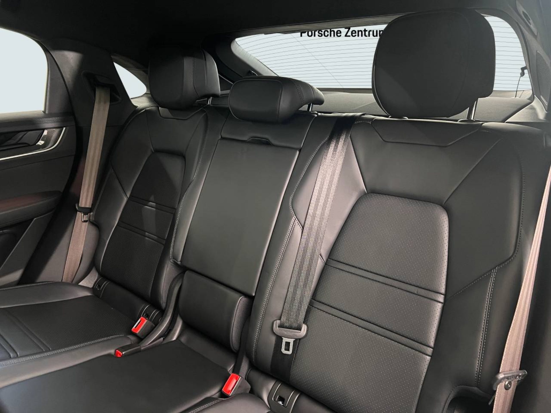 PORSCHE Cayenne Turbo E-Hybrid Coupé-image-22