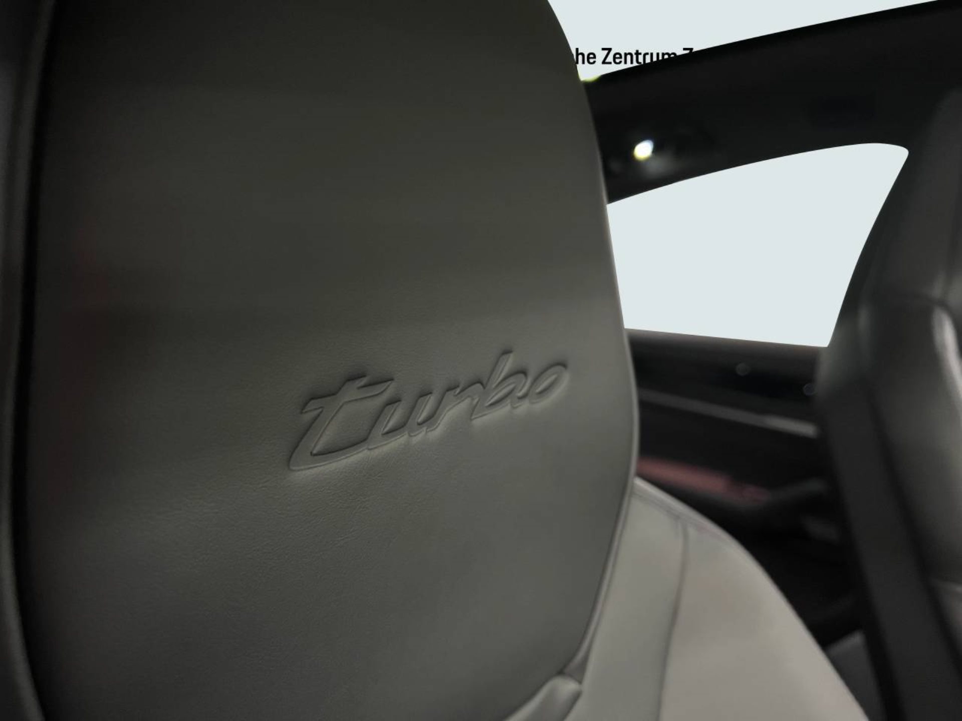 PORSCHE Cayenne Turbo E-Hybrid Coupé-image-20