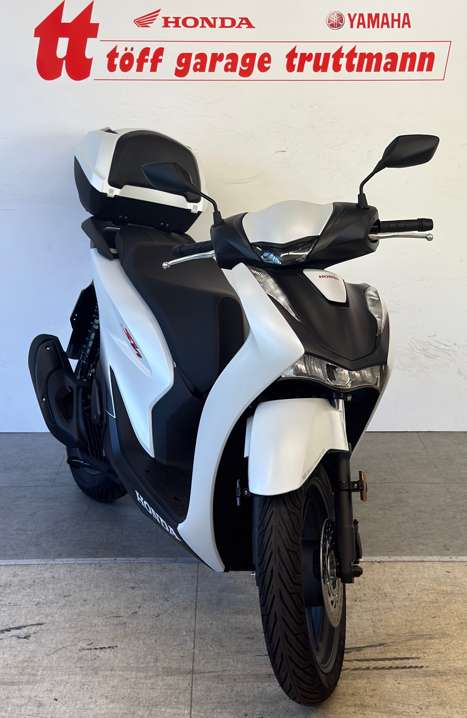 HONDA SH125i Smart Top Box-showroom-element-2