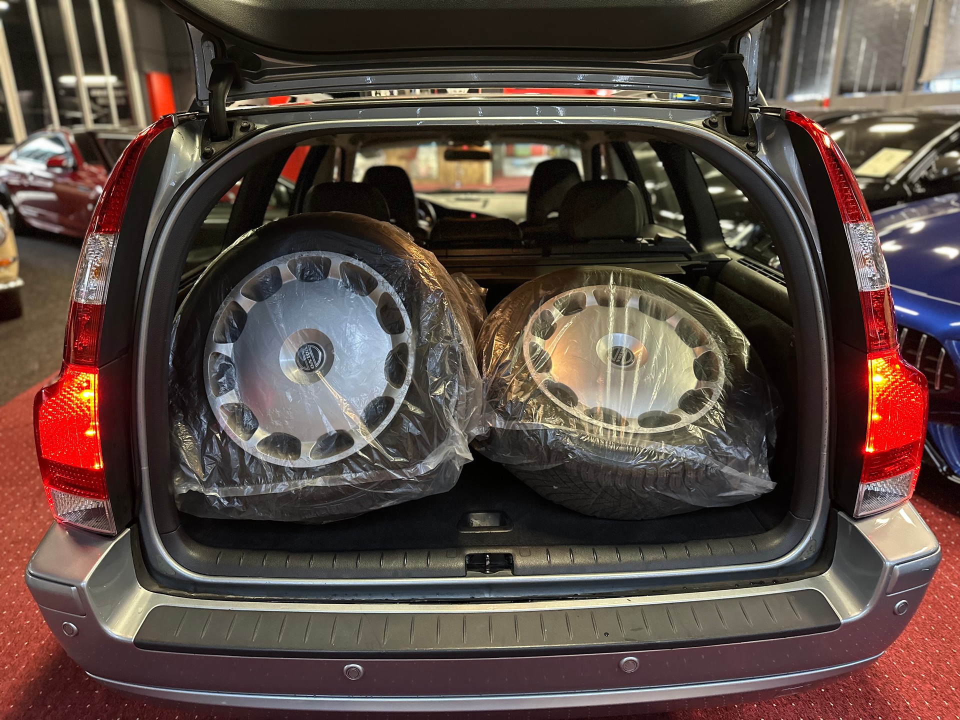 VOLVO V70 2.4 Bi-Fuel Momentum / ** Frisch ab MFK + Service **-image-15