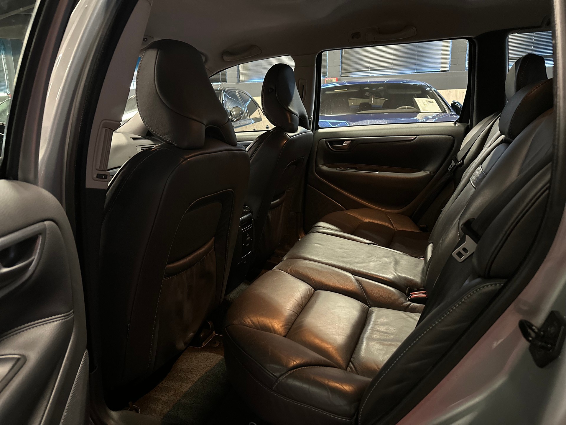 VOLVO V70 2.4 Bi-Fuel Momentum / ** Frisch ab MFK + Service **-image-14