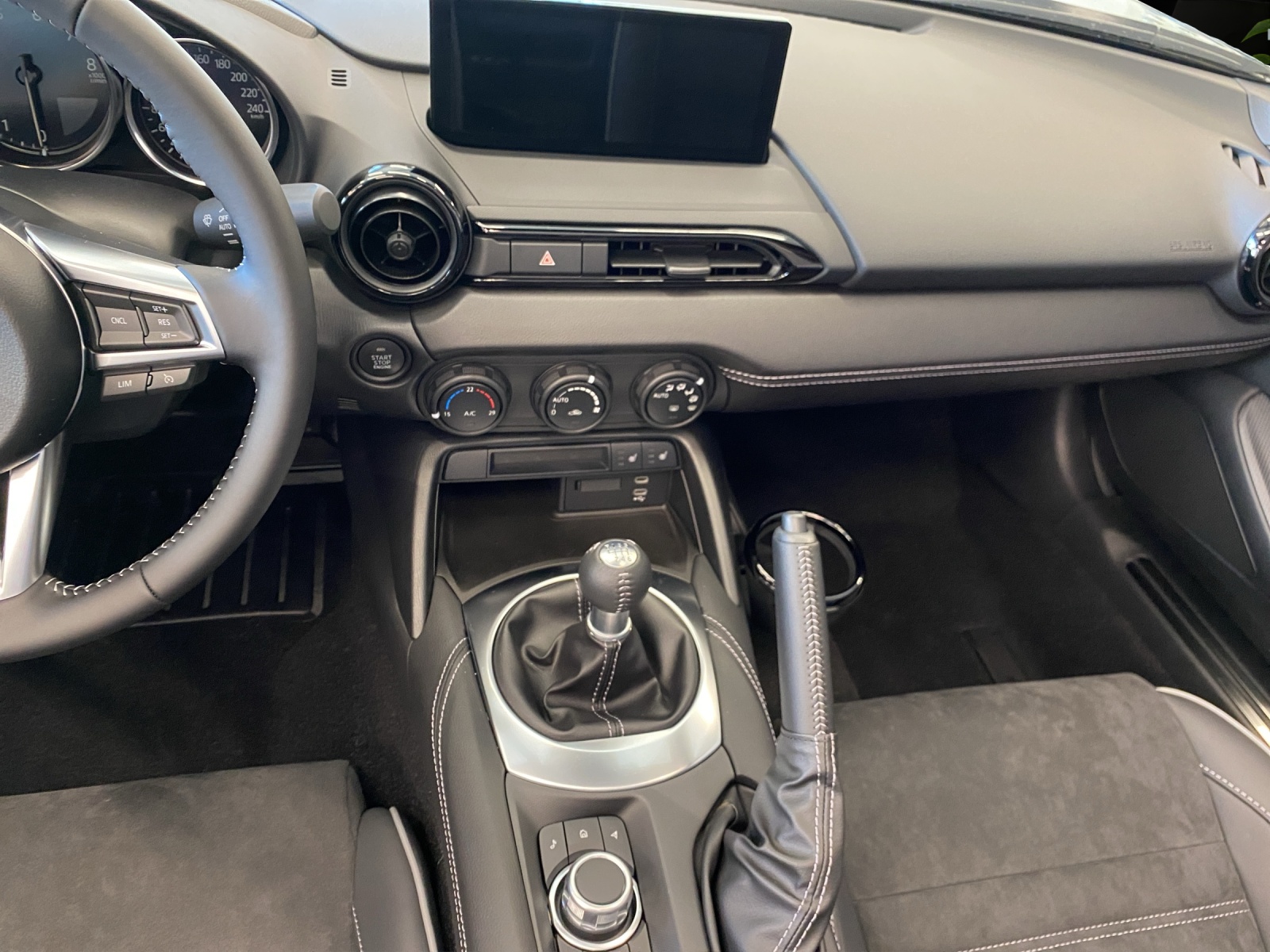 MAZDA MX-5 Skyactiv-G 132 Homura-image-12