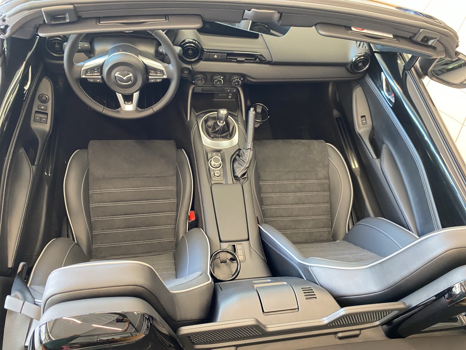 MAZDA MX-5 Skyactiv-G 132 Homura-image-10