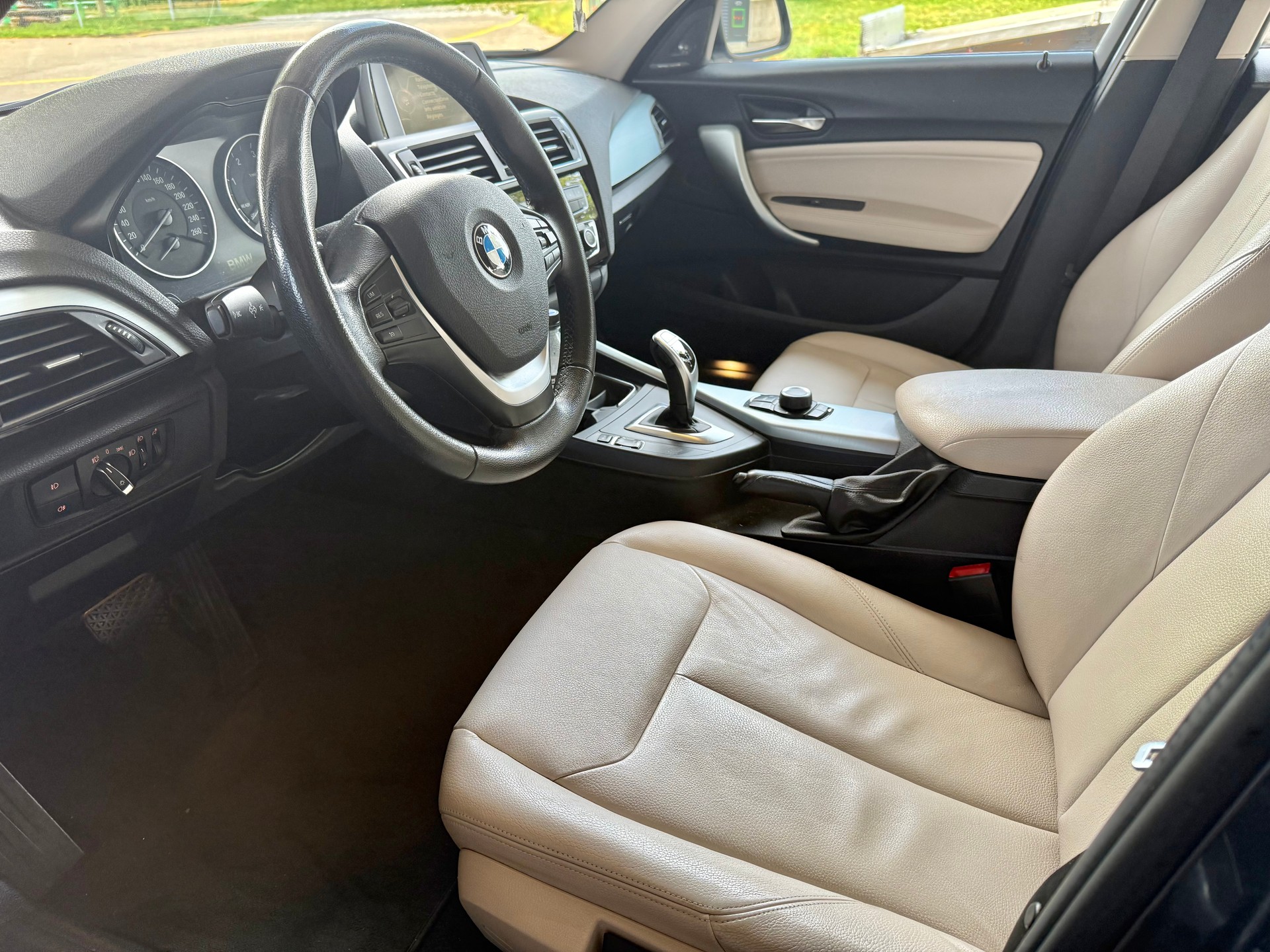 BMW 120d xDrive Steptronic-image-8