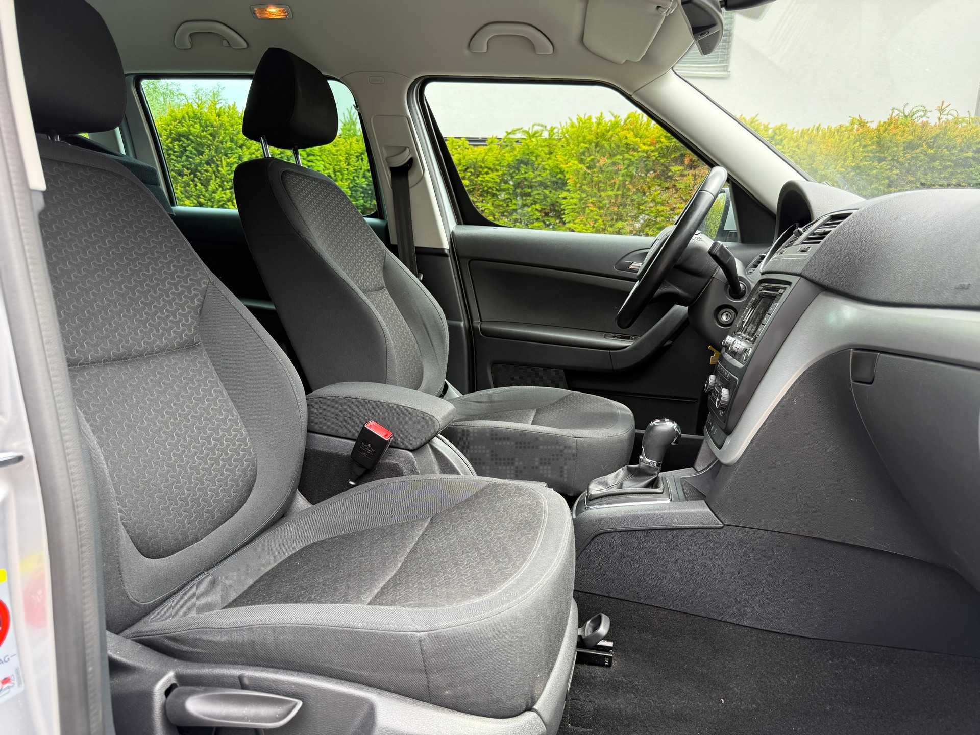 SKODA Yeti 1.8 TSI Elegance 4x4 DSG | Frisch Ab MFK |-image-12